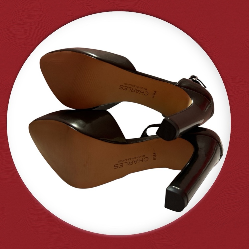 Charles By Charles David Glossy Black T-Strap Closed Toe Block Leather 5” Heels - Picture 6 of 6